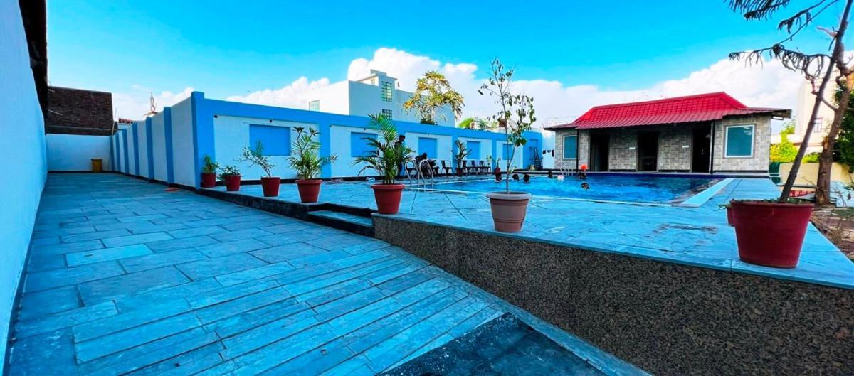 Hotel The Mewar Dabok Экстерьер фото